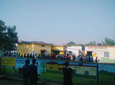 विधानसभा सामान्य निर्वाचन  2023 
 गंगापुर अंबिकापुर सरगुजा ( छ.ग) 
में मतदान के लिए सुबह 6 बजे से ही मतदाता तैयार 🗳️👆