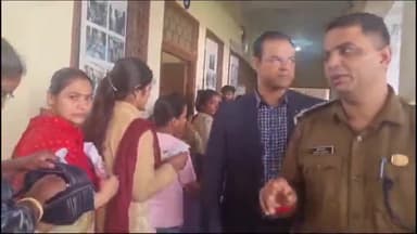 अंबिकापुर: छठ पूजा थीम आधारित आदर्श मतदान केंद्र में पहुंचे सरगुजा कलेक्टर व जिला निर्वाचन अधिकारी सहित सरगुजा एसपी