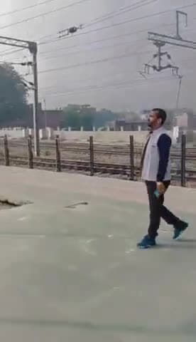 कामयाबी का जूनून होना चाहिए
 *फिर मुश्किलों की क्या औकात है...