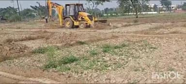 धौलाना: हापुड़-पिलखुवा विकास प्राधिकरण ने पिलखुवा के ग्राम लाखन और खेड़ा सहित चार जगह अवैध प्लॉटिंग पर ध्वस्तीकरण की कार्यवाही