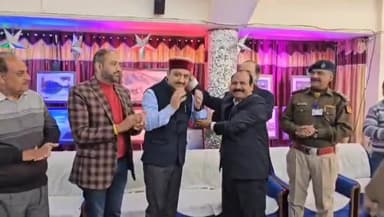 शिमला ग्रामीण: सांसद सुरेश कश्यप ने जुब्बलहट्टी हवाई अड्डे से नियमित रूप से चलने वाली फ्लाइट को हरी झंडी दिखाकर किया रवाना