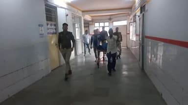 झांसी: झांसी-खजुराहो नेशनल हाईवे स्थित सितौरा के पास बदमाश और एसटीएफ के बीच हुई मुठभेड़, बदमाश की मेडिकल कॉलेज में हुई मौत