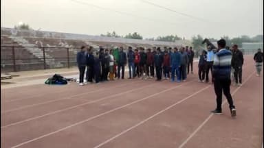 चूरू: शत प्रतिशत मतदान का संदेश देते हुए जिला स्टेडियम से किया गया वोट  मैराथन का आयोजन