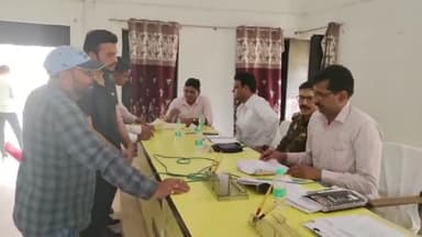 अमरोहा: ब्लॉक परिसर अमरोहा में लगा संपूर्ण समाधान दिवस, अधिकारियों ने सुनी जनता से जुड़ी शिकायतें