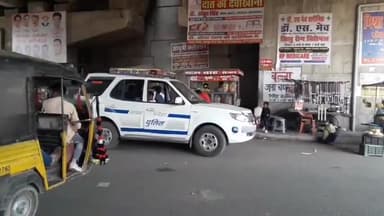 जबलपुर: भेड़ाघाट ब्रिज के समीप एक अज्ञात व्यक्ति की लाश मिलने से मची सनसनी पुलिस मृतक की शिनाख्ती में जुटी