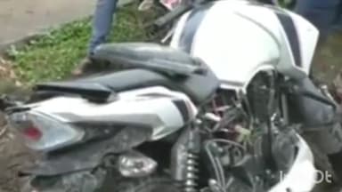 सिरोंज: कांकड़ खेड़ी की घाटी मोटरसाइकिल अनियंत्रित होकर गिरने से 2 युवक हुआ घायल,अस्पताल में उपचार जारी