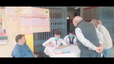 मऊरानीपुर: सामुदायिक स्वास्थ्य केंद्र में निशुल्क नेत्र जांच चिकित्सा शिविर का किया गया आयोजन, 100 से अधिक मरीजों की हुई जांच