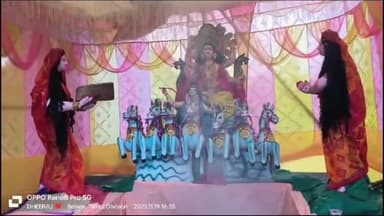 गोरौल: बेलबर गांव में छठ घाट पर बनी सूर्य भगवान की प्रतिमा का मंत्रोच्चारण के साथ की गई पूजा अर्चना