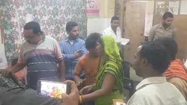 इकौना: नेशनल हाईवे 730 कटरा पेट्रोल पम्प के सामने 2 बाइकों में हुई टक्कर, 3 लोग हुए घायल