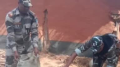 बानो: गिर्दा बिचीटोली में अवैध महुआ शराब के खिलाफ चलाया छापामारी,80 किग्राम जावा महुआ किया नष्ट