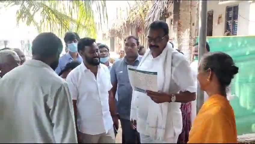 సఖినేటిపల్లి: గొందిలో గడప గడపకు మన ప్రభుత్వంలో పాల్గొన్న ఎమ్మెల్యే రాపాక వరప్రసాదరావు