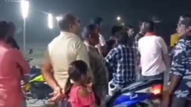 सिधाव: दिनदयाल नगर छठ घाट पर लगाया गया एलईडी स्क्रीन, हो रहे विश्वकप का होगा लाइव प्रसारण