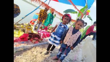 महिषी: महिषी के महिसरहो में लोक आस्था महापर्व में पानी में खड़े होकर उगते सूर्य को अर्ध्य दिया