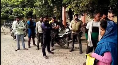 इटावा: विचारपुरा नेशनल हाईवे पर दो पिकअप की टक्कर,हादसे में लड़की के भाई की मौत,11 लोग घायल जांच में ड्यूटी पुलिस