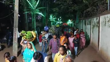 गुमला: वन तलाब में उगते हुए भगवान भास्कर को अर्घ देने के साथी छठ महापर्व का हुआ समापन