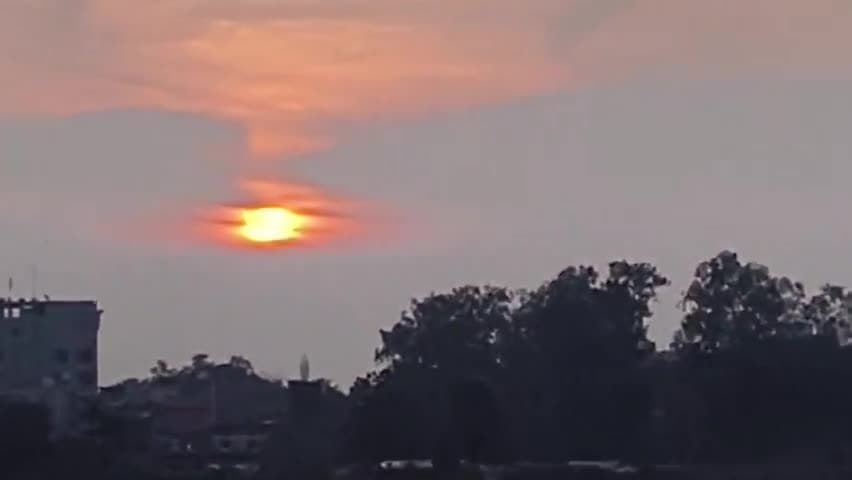 छठ महापर्व के सुबह के अर्ध के बाद गंगामुंडा छठ घाट पर सबसे आशिर्वाद लेते हुऐ 
#छठ2023 
#jagdalpur 
#chattisgarh