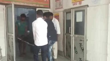 भदोही: मर्यादपट्टी में गाय बचाने के चक्कर मेंपिता पुत्र ट्रैक्टर से भिड़े घायल रामपुर के निवासी बताए जा रहे हैं MBs भदोही इलाज