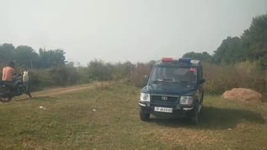 इकौना: बगही गाँव के पास सरयू नहर के बगल में फांसी के फंदे से लटकता मिला 24 वर्षीय युवक का शव