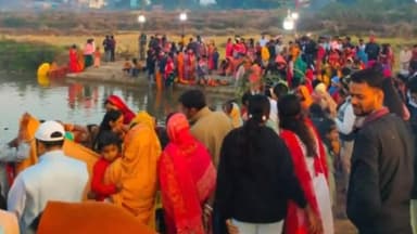 बानो: बानो में धुमधाम से मनाया गया छठ महापर्व, सूर्योदय होते सूर्य को दिया गया अर्ध्य,कि गई पुजा अर्चना