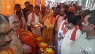 देेेवरिया: मालवीया रोड पर विश्व हिंदू परिषद ने अक्षत कलश वितरण कार्यक्रम का किया आयोजन