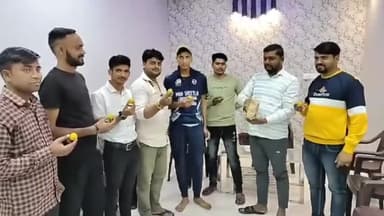 एत्मादपुर: एत्मादपुर के पूर्व विधायक रामप्रताप को ओबीसी मोर्चा का प्रदेश प्रभारी नियुक्त होने पर कार्यकर्ताओ में खुशी,बांटी मिठाई