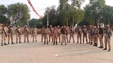 खंडेला: खंडाला के जाजोद थाना इलाके में जाजोद पुलिस एवं आईटीबीपी के जवानों ने निकाला फ्लैग मार्च