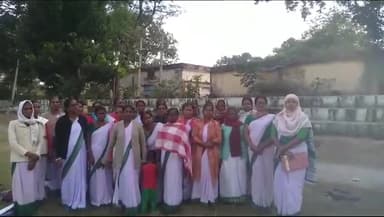 गुमला: तेलंगा खड़िया स्टेडियम में स्वास्थ्य सहिया संघ की हुई बैठक,कई विषय पर हुआ चर्चा