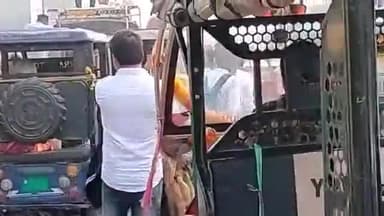 बेगूसराय: छठ पर्व समाप्त होते ही मंगलवार की सुबह बस स्टैंड के पास लगा जाम, लोगों को हुई परेशानी