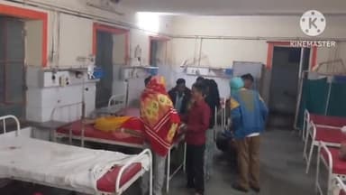 धौलपुर: किरी मौहल्ला के पास आवारा सांड ने महिला को रौंदा, गंभीर स्थिति में महिला को कराया गया जिला अस्पताल में भर्ती