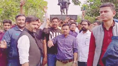 कल जाट समाज की भरतपुर निकट गांव हथेनि मैं महापंचायत हुई उसमे सर्व समाज ने अपना समर्थन गिरिश चौधरी जी को किया और एकजुट होकर वोट करने की अपील की ।
हिन्दुस्तान जाट महासभा के राष्ट्रीय अध्यक्ष डॉ नरेश मदेरणा समाज के लिए 24 घंटे तत्पर रहते हुए।