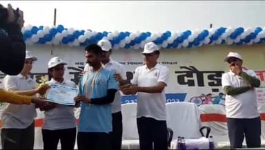 चोरौत: डुमरा में मिनी मैराथन का हुआ आयोजन प्रखंड के भी छात्र हुए शामिल