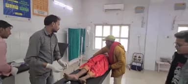 इटावा: नगला तौर गांव की महिला ने पति से झगड़ा होने पर चूहे मार दवा का किया सेवन, हालत बिगड़ने पर अस्पताल में कराया गया भर्ती