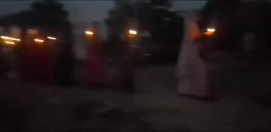 रामपुरा गांव में राजीविका समुह की महिलाओ के द्वारा केंडल मार्च निकाला और मतदान के लिए प्रेरित किया