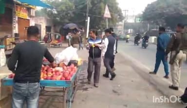 टूंडला: स्टेशन रोड पर एसडीएम और ईओ ने संयुक्त रूप से चलाया अतिक्रमण हटाओ अभियान