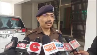 झांसी: सीपरी बाजार में पति-पत्नी के बीच हुए झगड़े में पति ने अपने आप को मारी गोली, एसपी सिटी ज्ञानेंद्र कुमार ने दी जानकारी