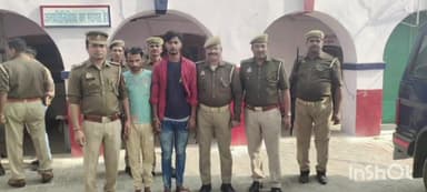 टूंडला: टूंडला पुलिस ने तहसील के पास से दो आरोपियों को अवैध तमंचा और कारतूस समेत किया गिरफ्तार