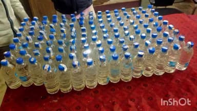 पुरनहिया: चिरैया गांव के पकड़िया टोला से पुलिस ने 132 बोतल देशी शराब किया बरामद, तस्कर फरार