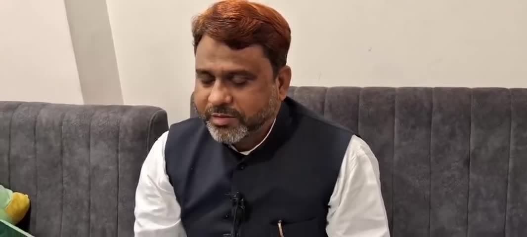 अख्तरुल ईमान साहब, अपने फेसबुक आईडी हैक होने पर अपनी बात मीडिया के सामने रखा।
#aimimpartybihar 

@realabdulhannan