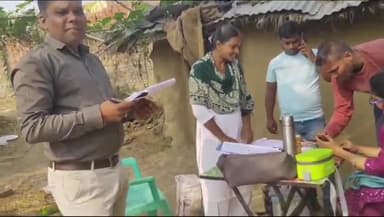 सोनभद्र बंशी सुर्यपुर: किसनपुर गांव में नियमित टीकाकरण का वंशी प्रभारी चिकित्सा पदाधिकारी ने किया निरीक्षण