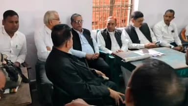 बक्सर: व्यवहार न्यायालय के सभागार में भाजपा लीगल सेल की हुई बैठक, संगठन की मजबूती पर हुई चर्चा