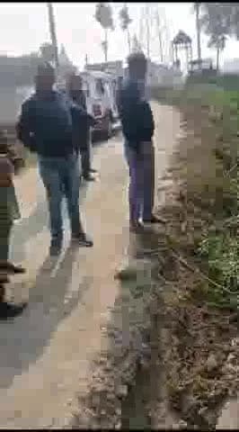 पडरौना: भगवानपुर बुजुर्ग गांव का डीएम कुशीनगर ने किया औचक निरीक्षण, डीएम के औचक निरीक्षण से मचा हड़कंप