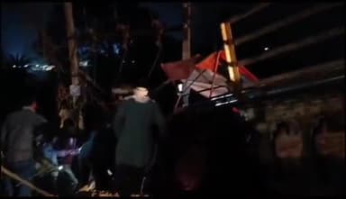 कोलारस: राई रोड के ढलान पर खड़ा ट्रक बिना ड्राइवर के अनियंत्रित होकर बिजली के ट्रांसफार्मर से जा टकराया, कोई हताहत नहीं