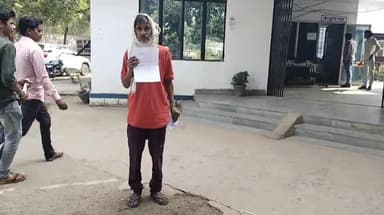 पिछोर: बड़े बाजार में रहने वाले एक व्यक्ति ने अपने भाई की पत्नी पर लगाए मारपीट के आरोप, पीड़ित ने थाने में दी शिकायत