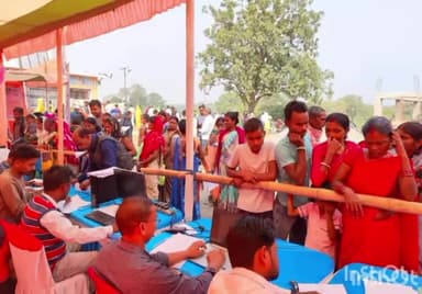 चास: आपकी योजना आपकी सरकार आपके द्वार कार्यक्रम के तहत चार प्रखंडों सहित 9 जगहों पर लगाया गया शिविर