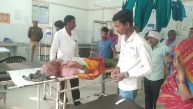 बदायूं: कौलिहाई गांव के पास बाइक और ई-रिक्शा की टक्कर में ई-रिक्शा में बैठी बुजुर्ग महिला हुई गंभीर घायल