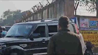 धनबाद/केंदुआडीह: शहर में ट्रैफिक व्यवस्था और अपराध पर नियंत्रण को लेकर सिटी एसपी अजीत कुमार के नेतृत्व में सड़क पर उतरी पुलिस, लिया जायजा