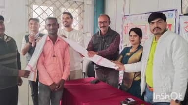 बिहटा: संविधान दिवस पर बिहटा बाजार में नगर परिषद अध्यक्ष ने पत्रकारों सहित अन्य लोगों को किया सम्मानित