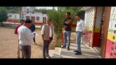 मऊरानीपुर: कटेरा में विशेष मतदाता कैंप में अनुपस्थित मिले बीएलओ,एसडीएम ने दिए एफ आई आर कराने के आदेश।