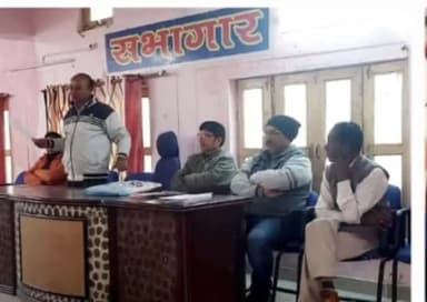 कर्णप्रयाग: गोचर में रेलवे संघर्ष समिति की बैठक में भारी विस्फोट से मकान को हुए नुकसान का उचित मुआवजा दिए जाने की उठाई मांग