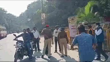 पडरौना: रविंद्रनगर मुख्यालय पर यातायात विभाग ने चलाया अभियान